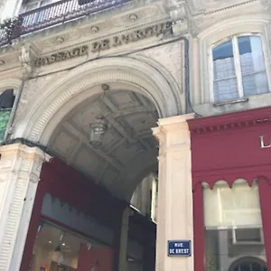 studio-lyonnais-calme-4pers-jacobins-bellecour.hotels-rhonealpes.com/